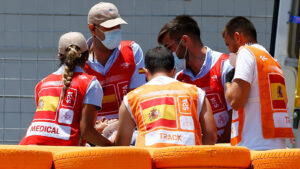 cambio-de-ciclo-la-lesion-de-marc-marquez-da-aire-a-sus-competidores