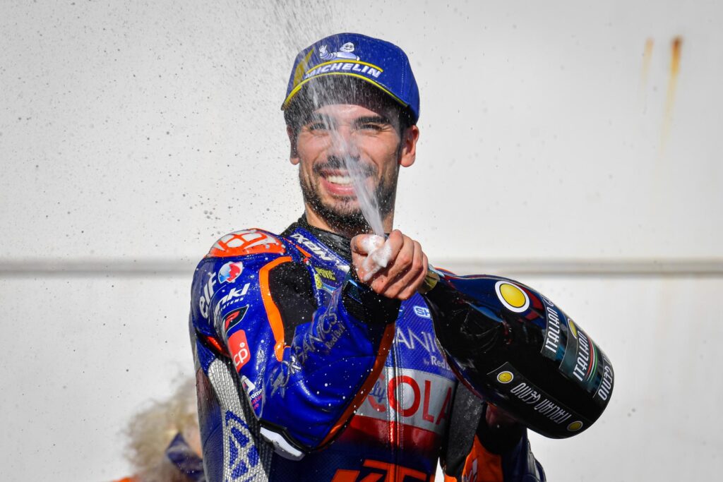 88-miguel-oliveira_dsc5979-2.gallery_full_top_fullscreen