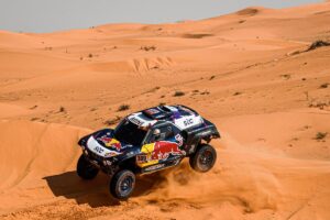 Carlos-Sainz-se-recupera-con-una-victoria-en-la-arena (1)