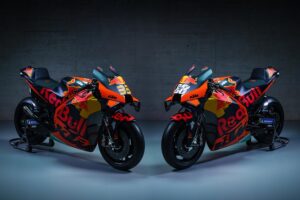 2019-motogp-red-bull-ring-spielberg01_ktm-rc16_brad-binder_33_miguel-oliveira_88_red-bull-ktm-factory-racing_motogp_team-presentation_2021-1-_1.gallery_full_top_fullscreen