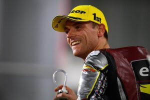22-sam-lowes_dsc5078.gallery_full_top_fullscreen