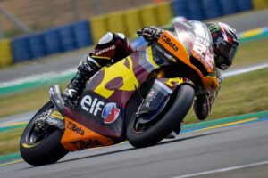 22-sam-lowes_dsc4502.gallery_full_top_fullscreen