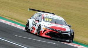 matias-rossi-completo-la-tercera-fecha-del-stock-car_1440x810_wmk