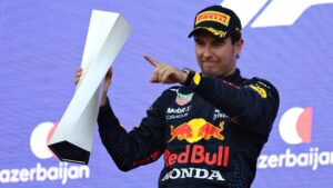 checo-perez-y-su-primer-triunfo-con-el-equipo-red-bull-de-f1-1189370