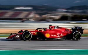 2022-Sainz-Ferrari-C2-Pirelli-tyres-Barcelona-F1-pre-season-test-side-shot-Photo-Ferrari