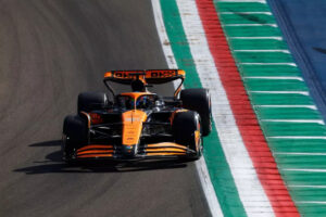 oscar-piastri-mclaren-mcl38