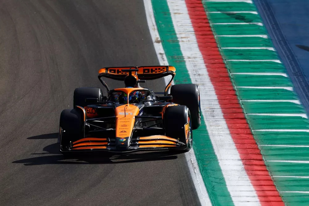 oscar-piastri-mclaren-mcl38